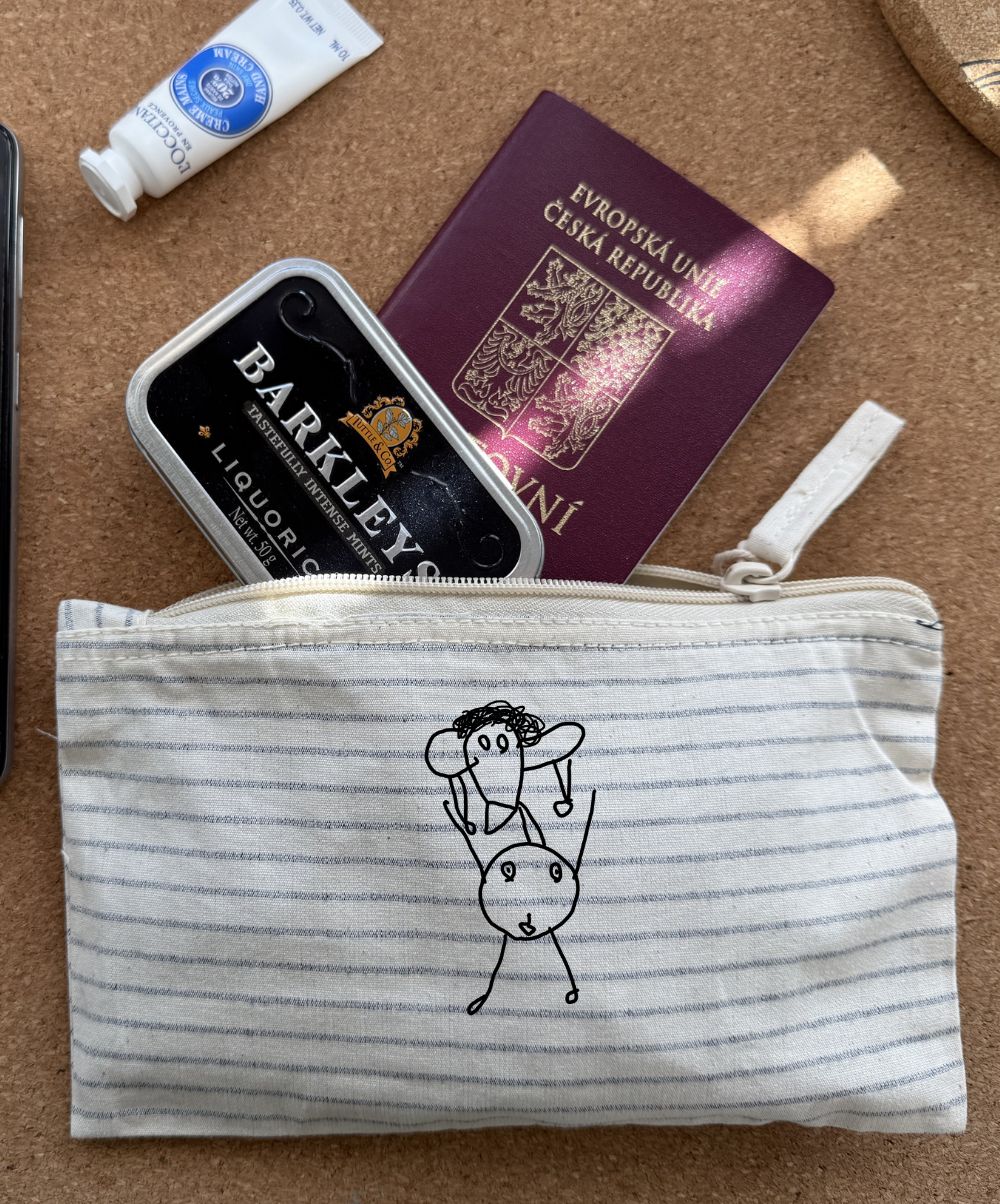 Proužkovaná taštička